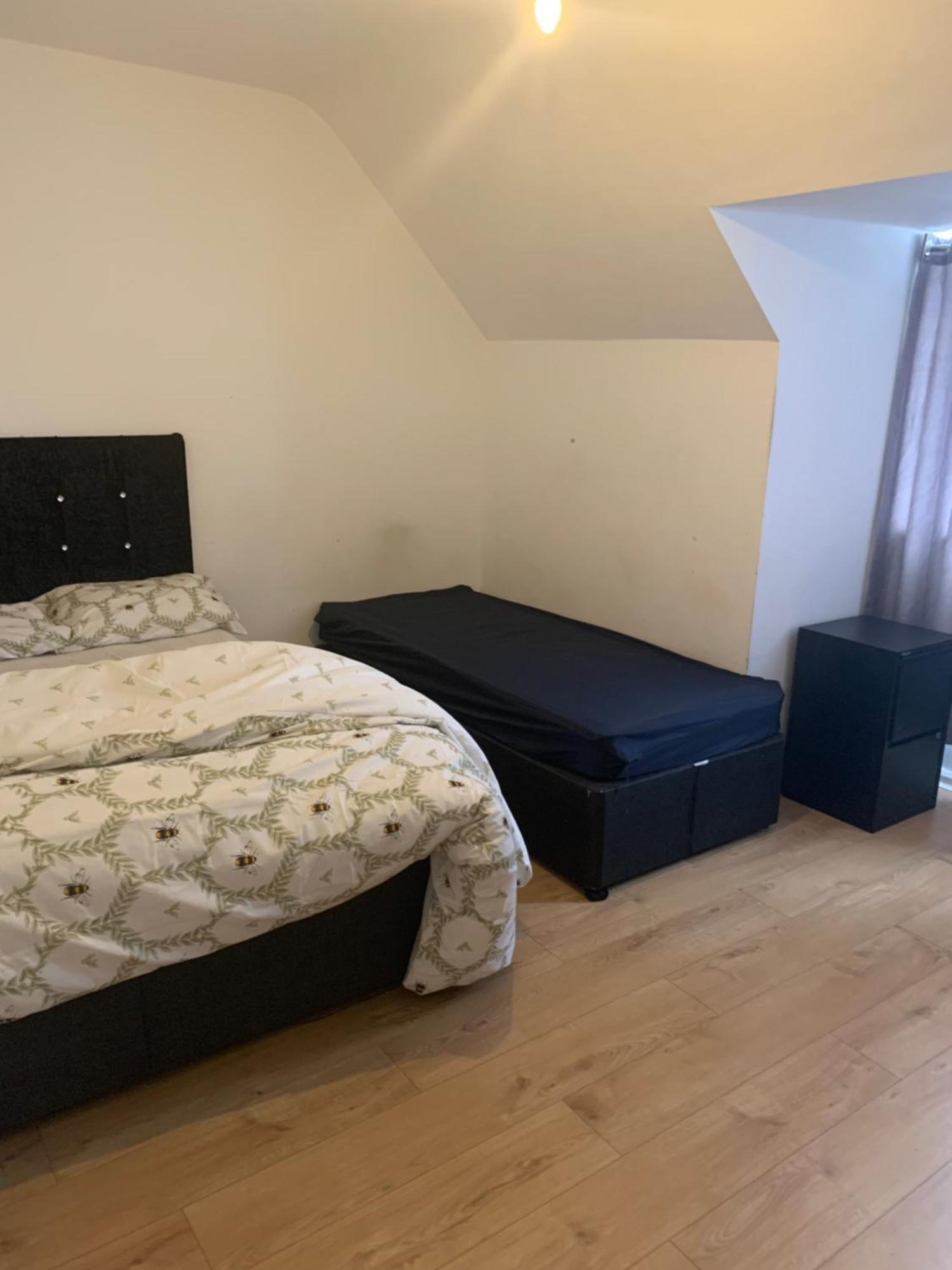 At Apex House Bed & Breakfast Dagenham Luaran gambar