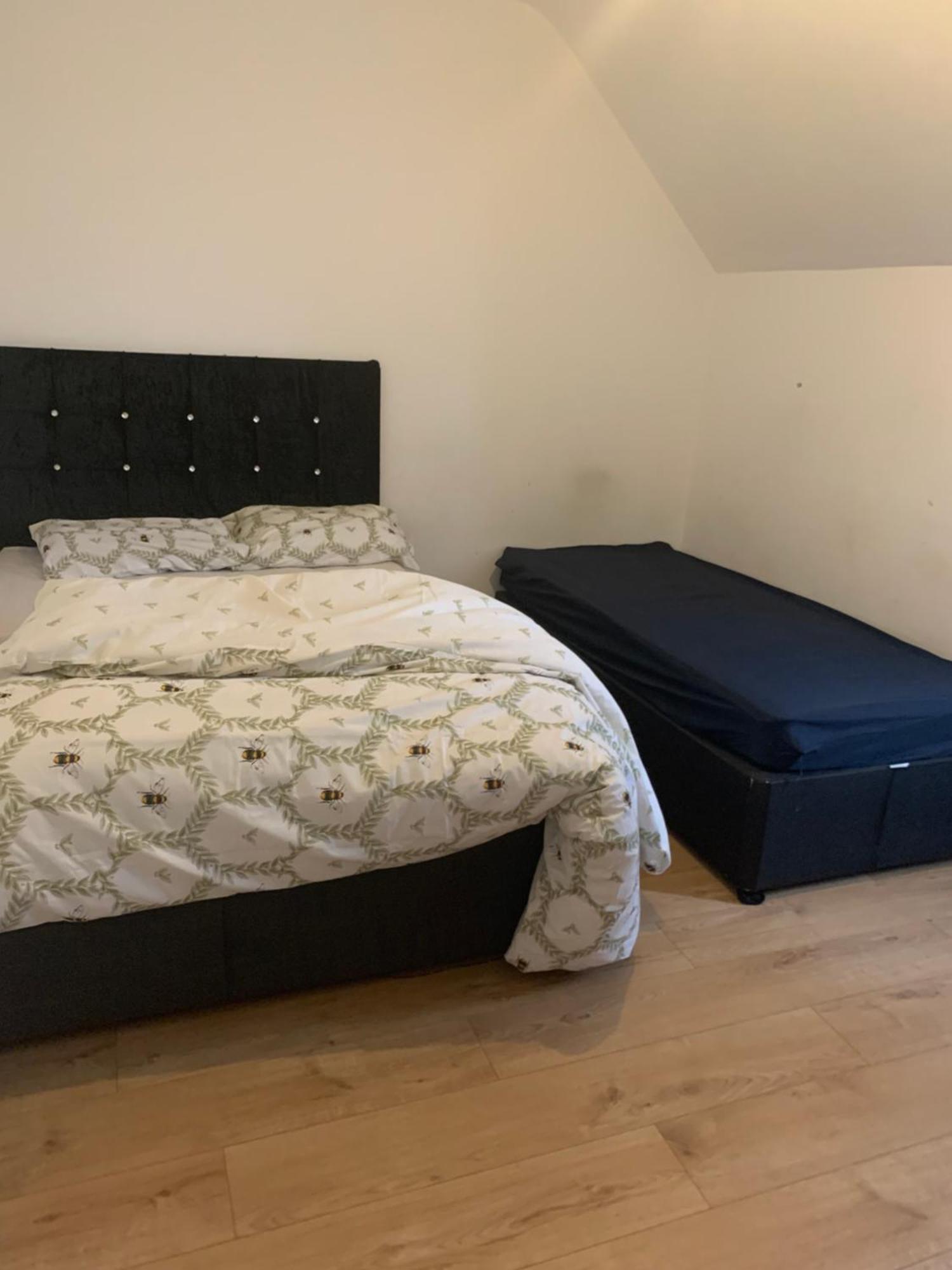 At Apex House Bed & Breakfast Dagenham Luaran gambar